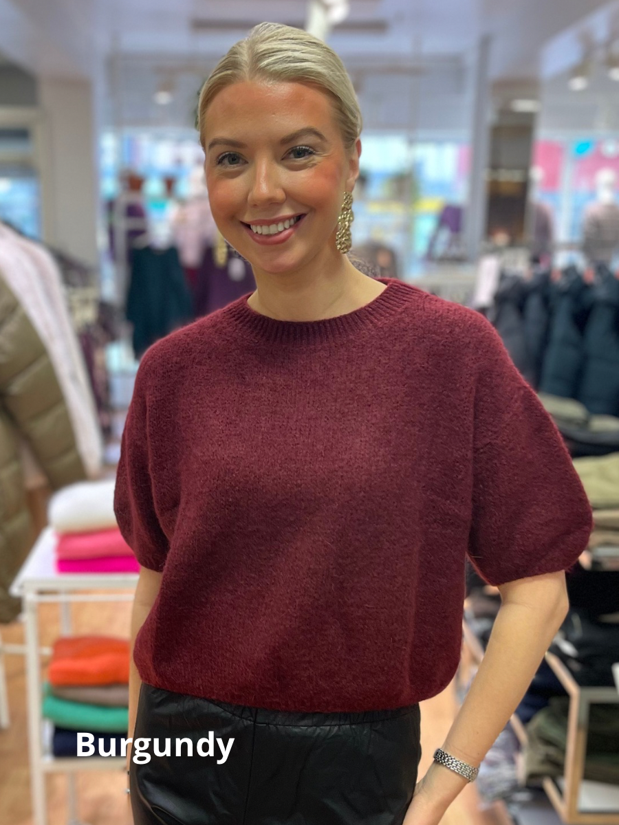 Bella neulepusero, eri värejä