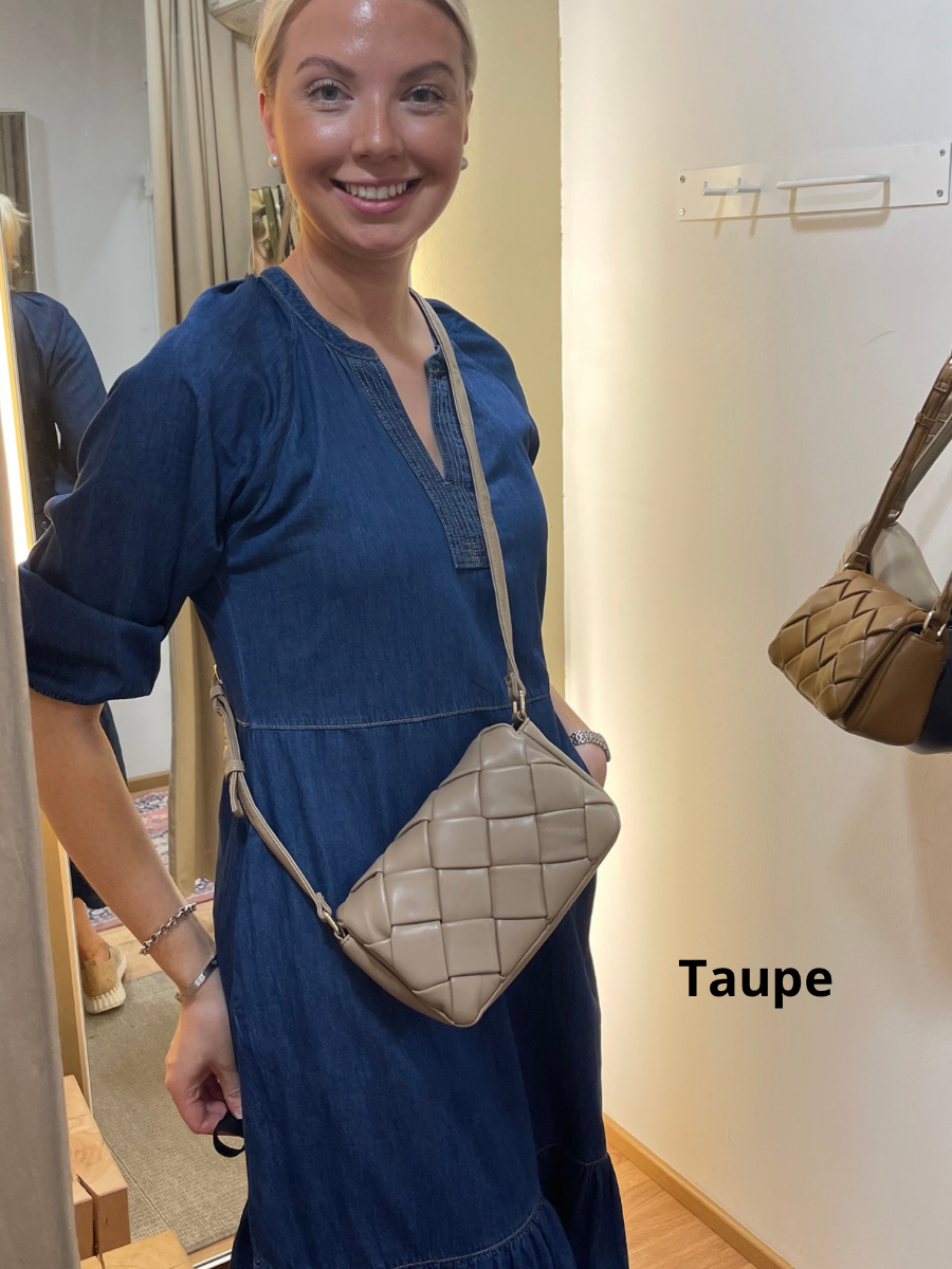 Alma laukku, eri värejä