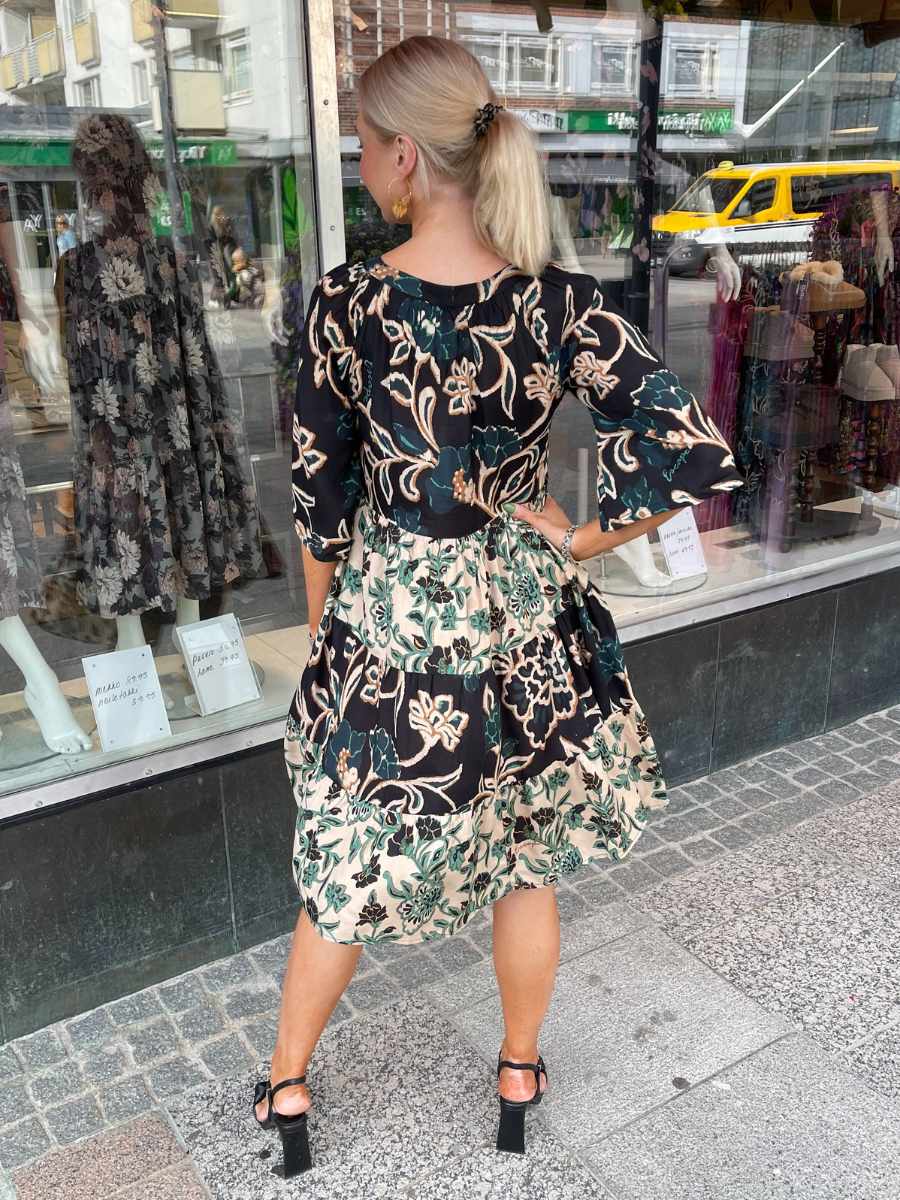 Orientique x Escape Cusco dress 91215