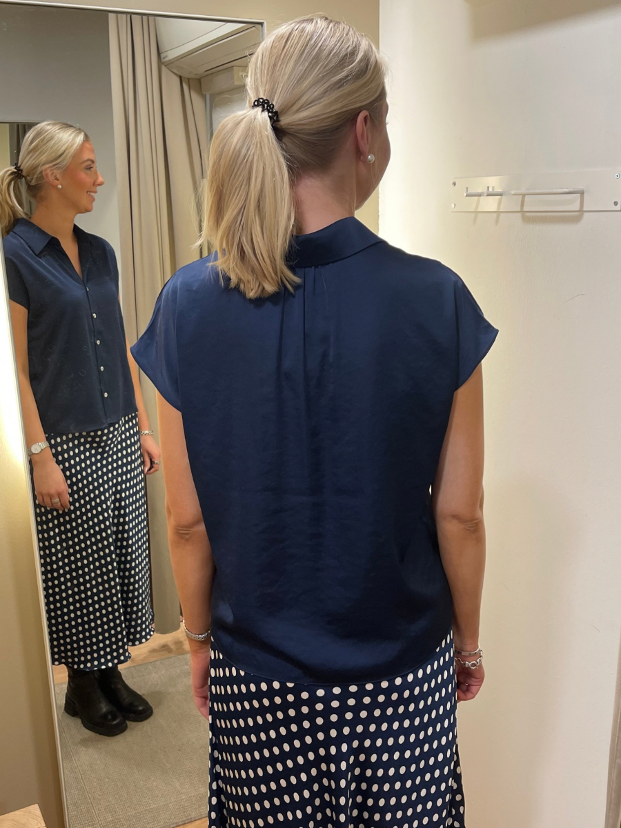 Esqualo lyhythihainen satiinipusero, vaaleanpunainen ja tummansininen