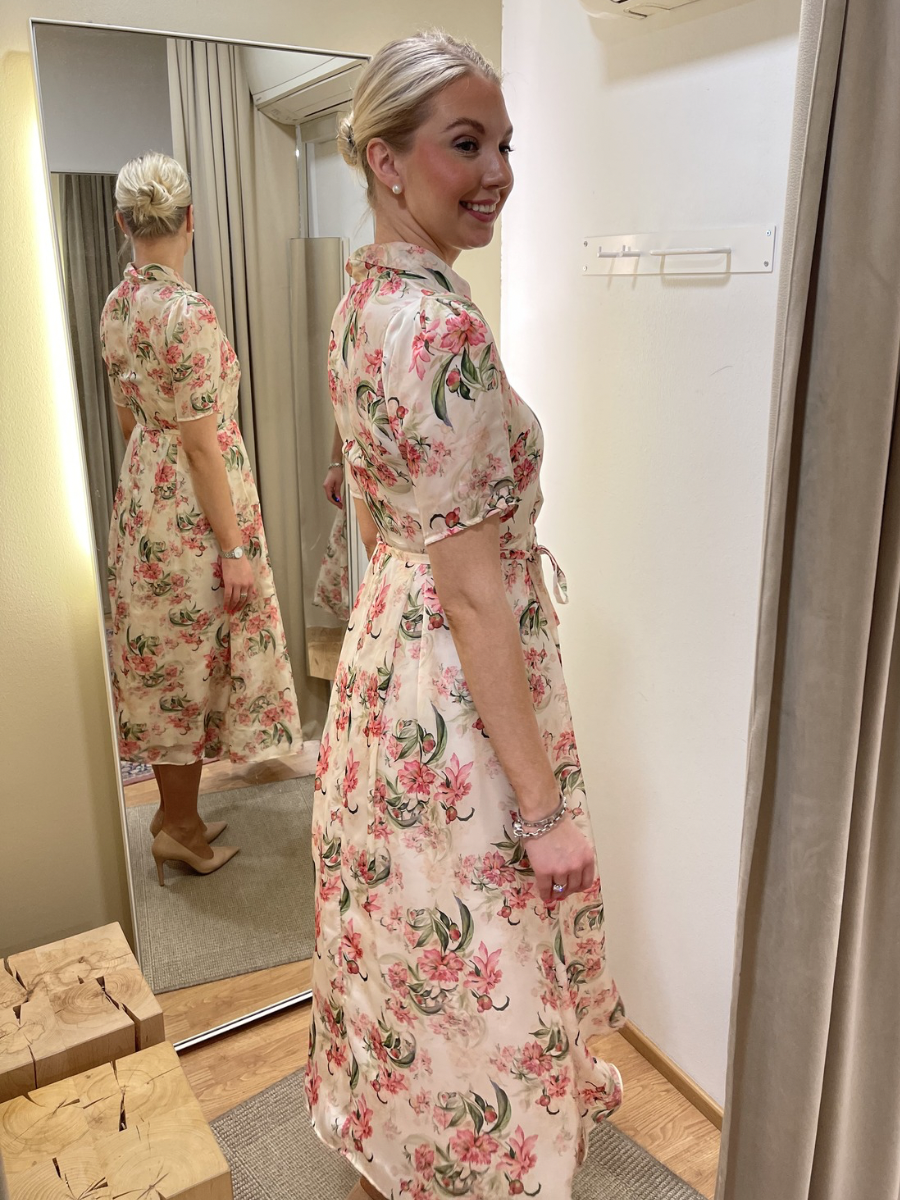 Eleria Cortes juhlamekko, kukkakuosinen sifonki 126613