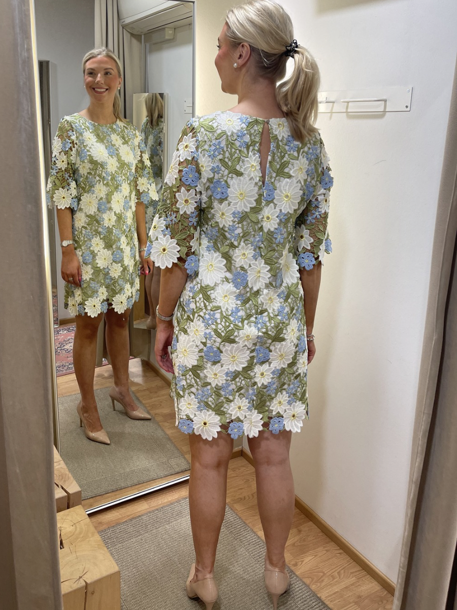 STI Camelia juhlamekko, helmen vihreä