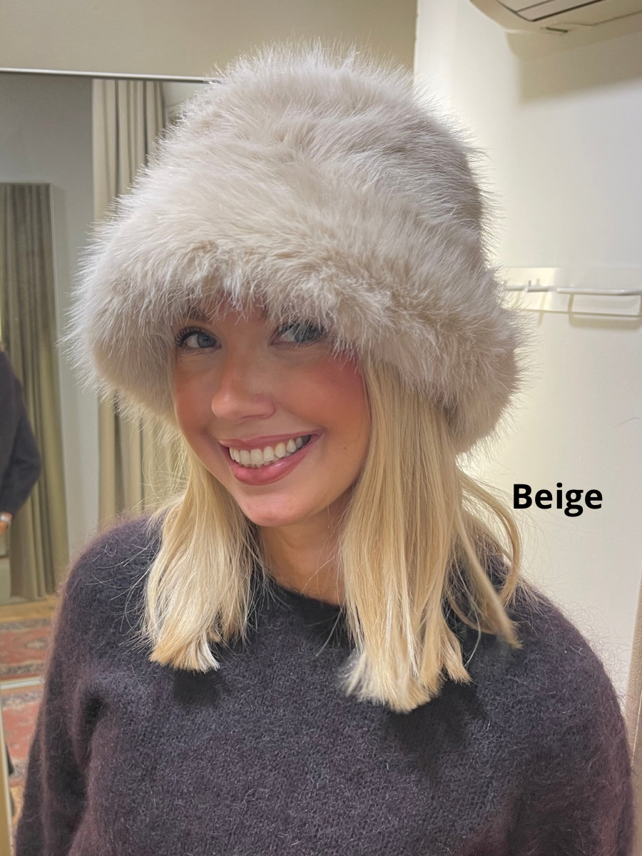 Karvahattu, eri värejä