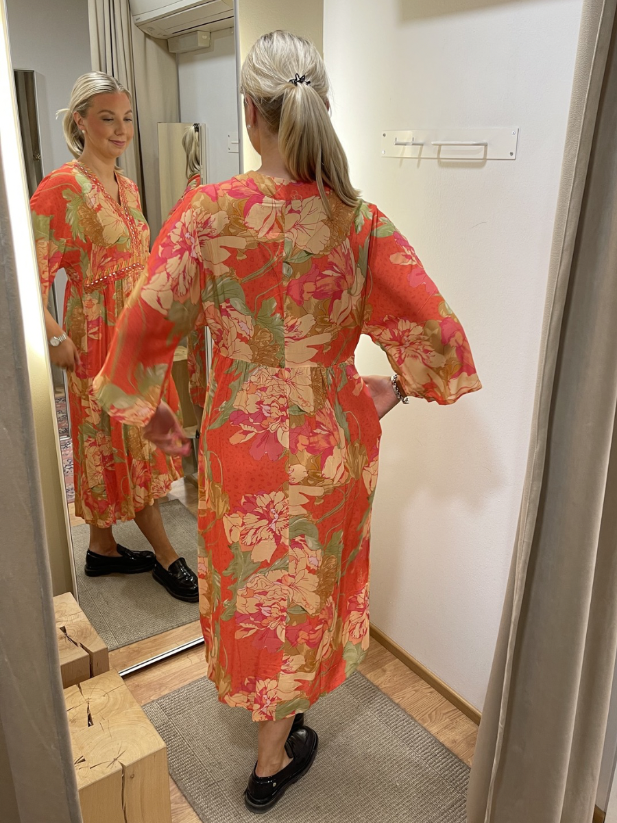 Orientique x Escape, Rosa Dress Midi V Wide Sleeve 91237