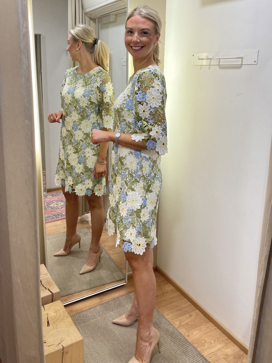 STI Camelia juhlamekko, helmen vihreä