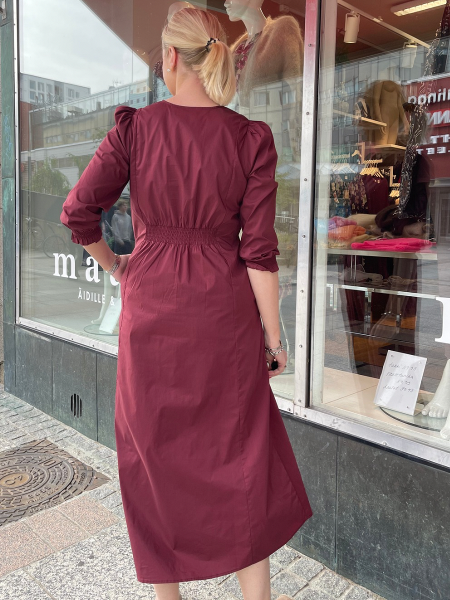 Elna Antoinett mekko, luumu ja suklaatryffeli