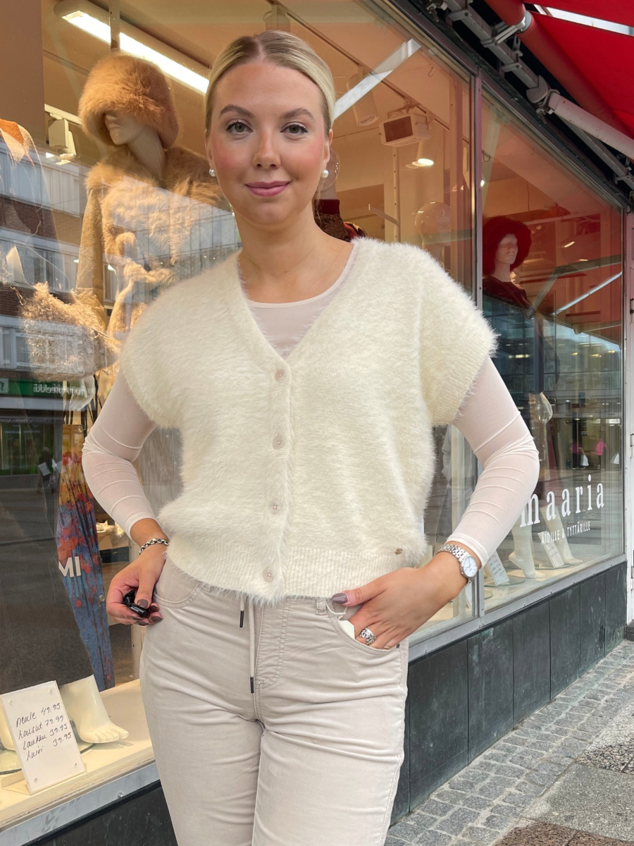 Fuzzy neuleliivi, eri värejä