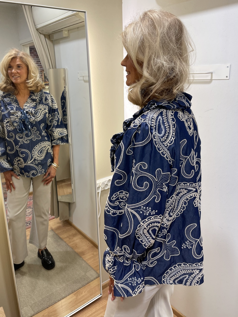 Isabella denimpaita kirjailtu, röyhelöllä