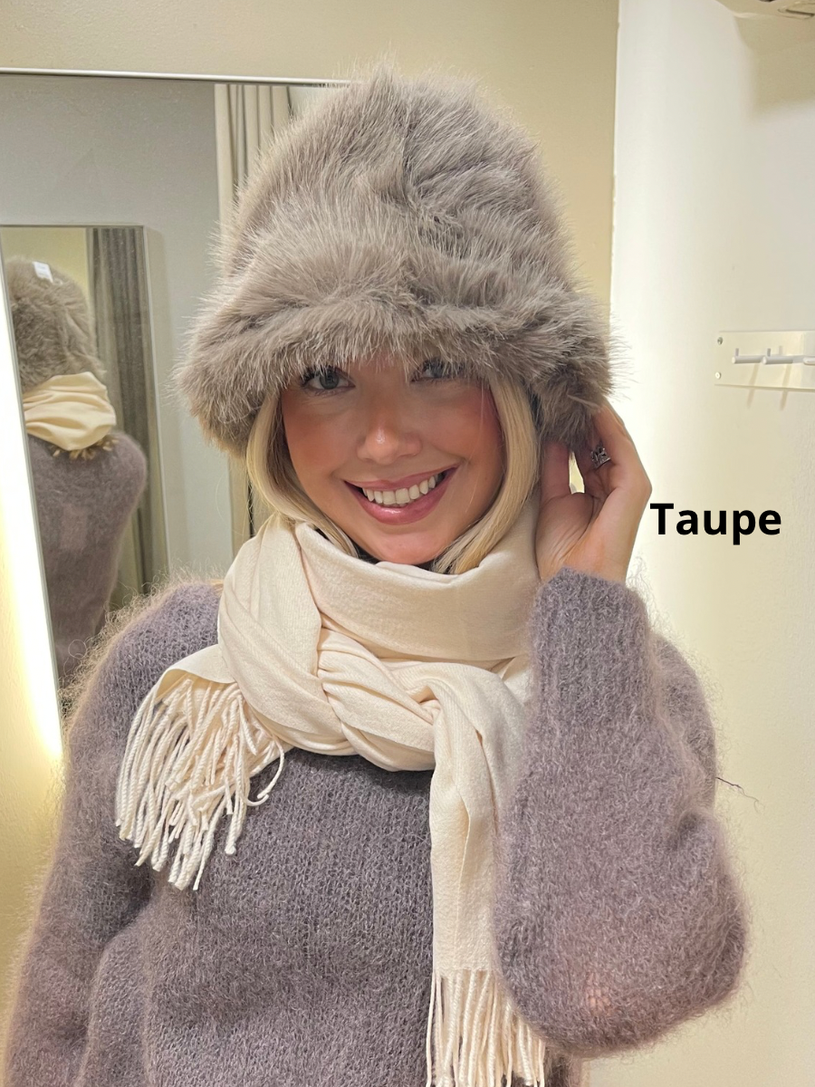 Karvahattu, eri värejä