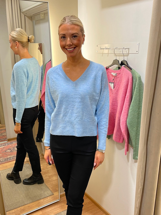 KA Niel neulepusero, V-kaulus pre spring