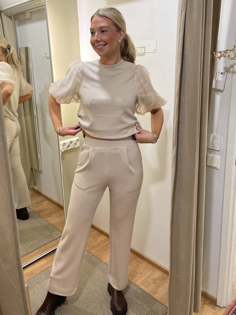 Soaked Marigold Puff housut, white pepper