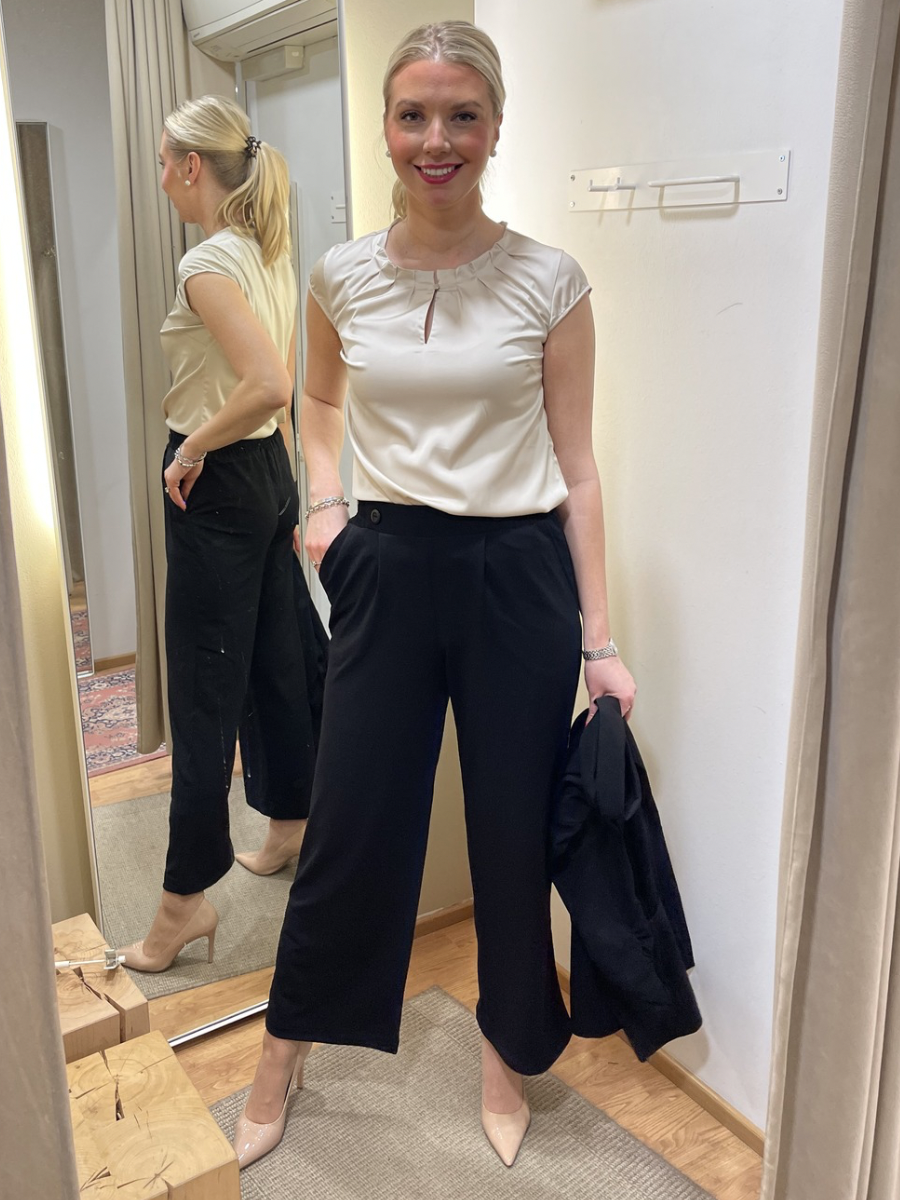 KA Phoebe housut, musta, tummansininen ja beige