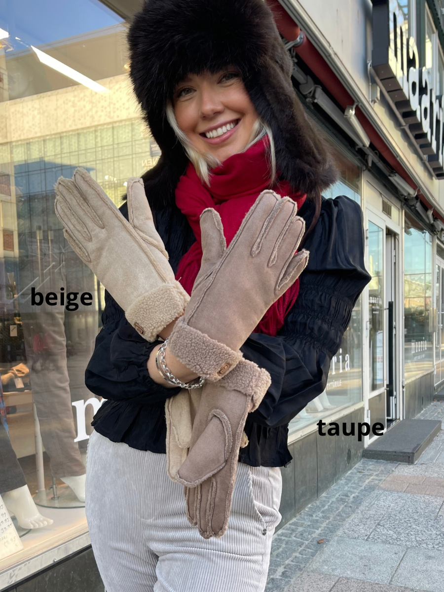 Teddyhanskat, eri värejä