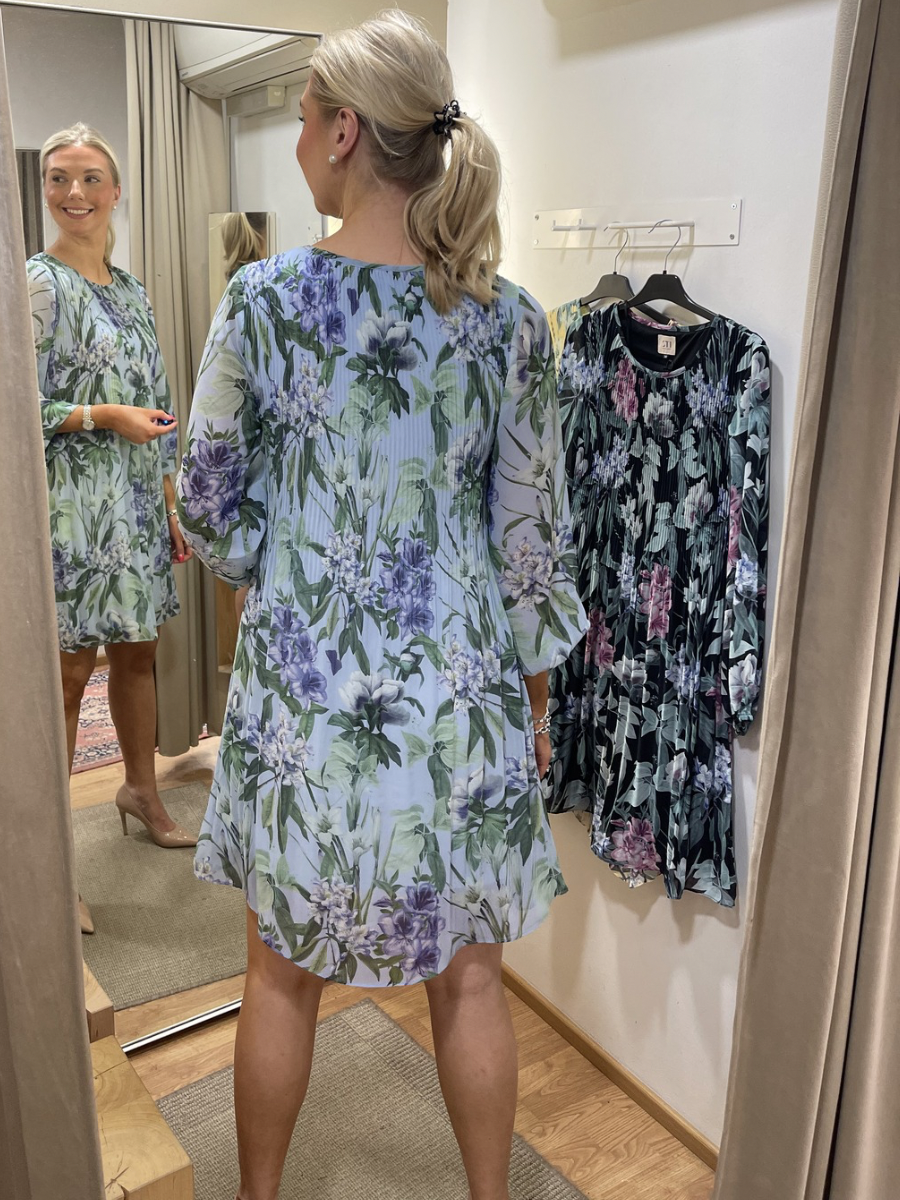 STI Kandriina mekko, eri värejä