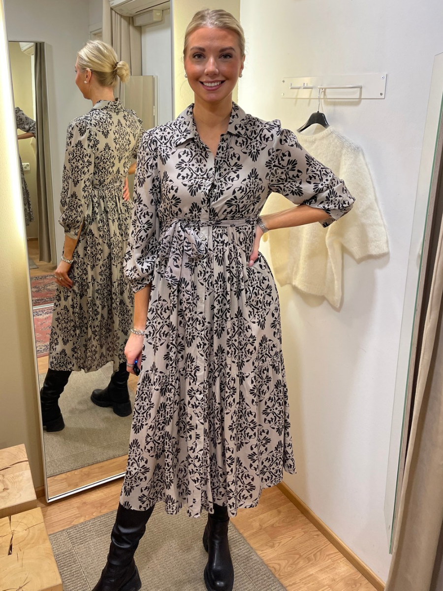 LAV Tarina mekko, eri värejä