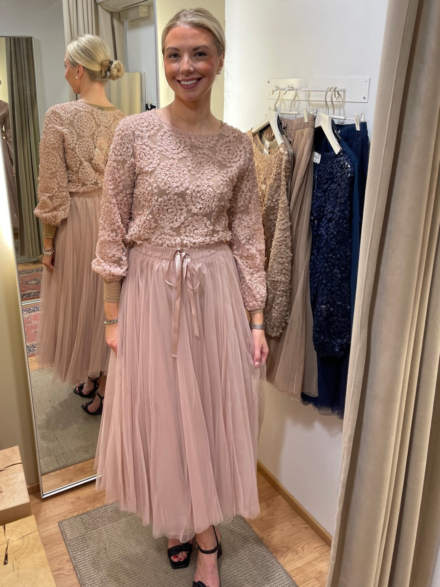 Tyllihame Taupe, vaaleanpunainen, vanha roosa, tummansininen, oliivinvihreä, vaaleansininen, nude ja musta