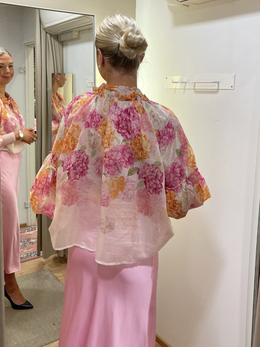 Emma pionipusero, eri värejä