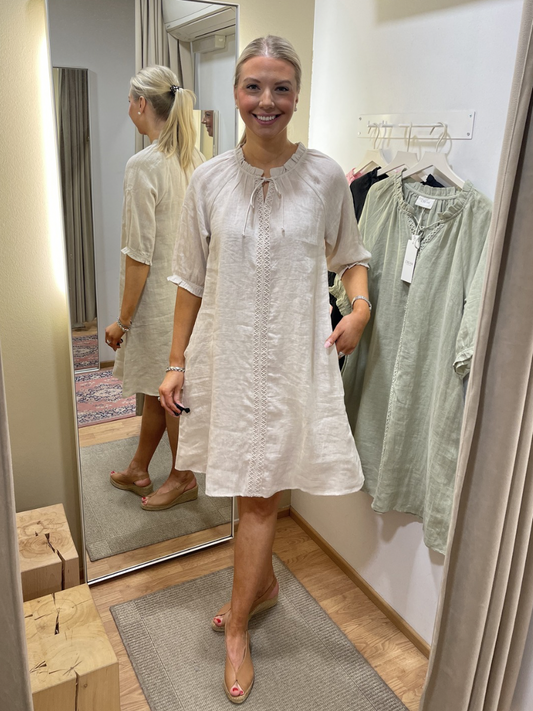 Cream Bellis Lace pellavamekko , eri värejä