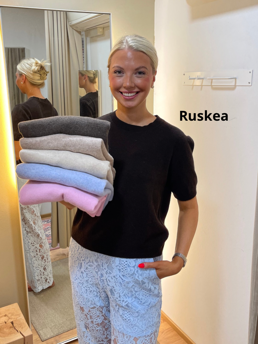 Merinovillaneule, eri värejä