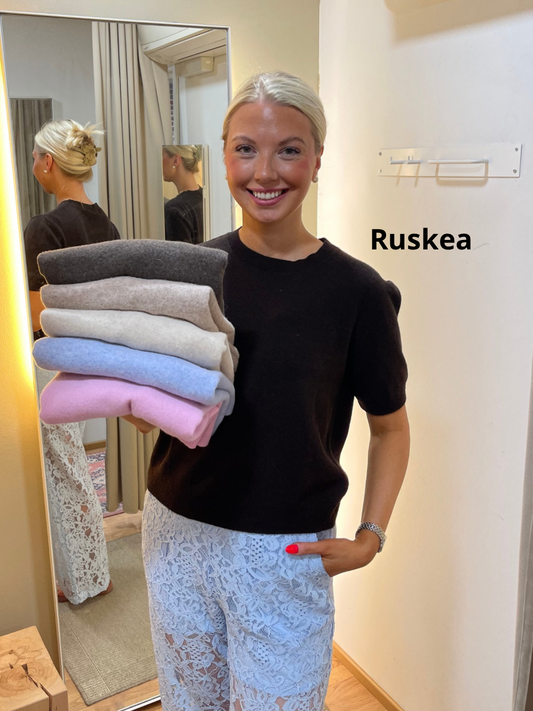 Merinovillaneule, eri värejä