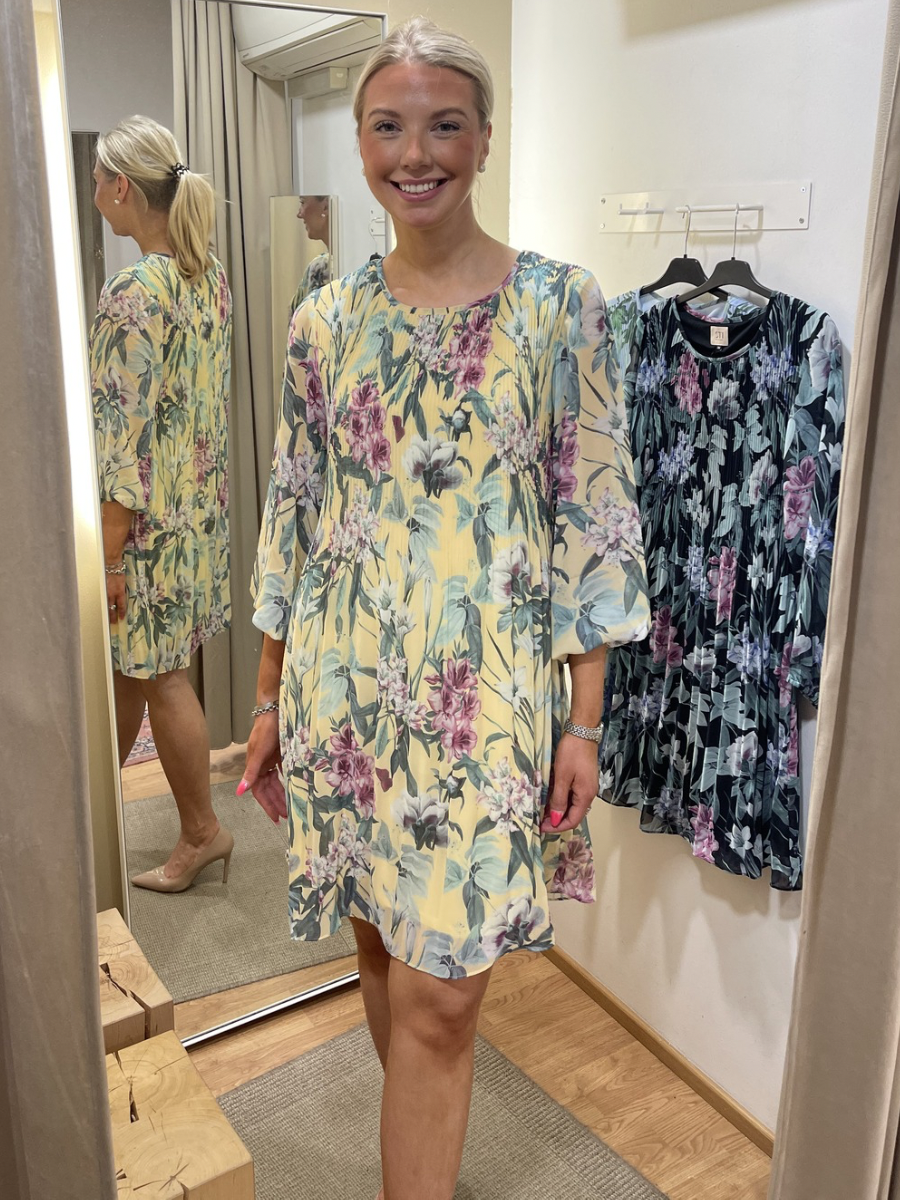 STI Kandriina mekko, eri värejä