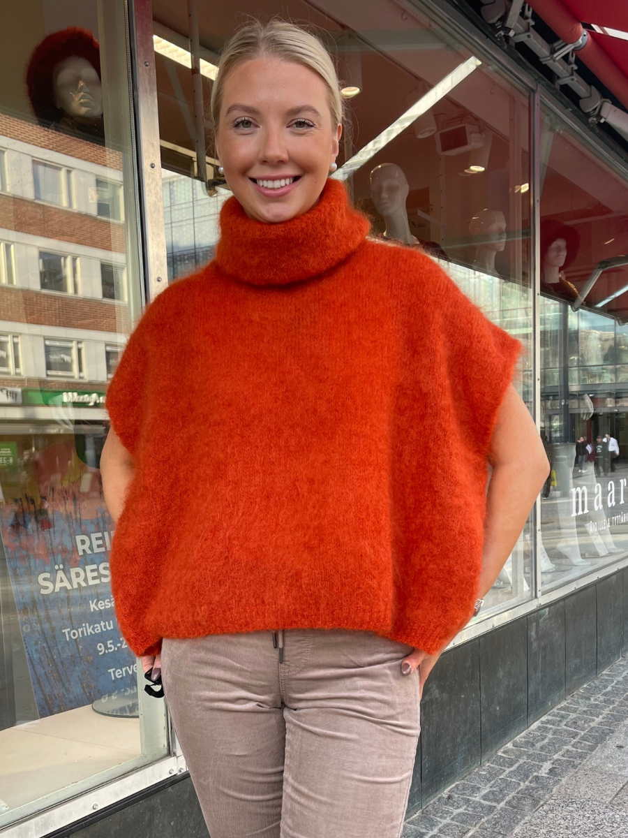 Mohairneuleliivi, eri värejä