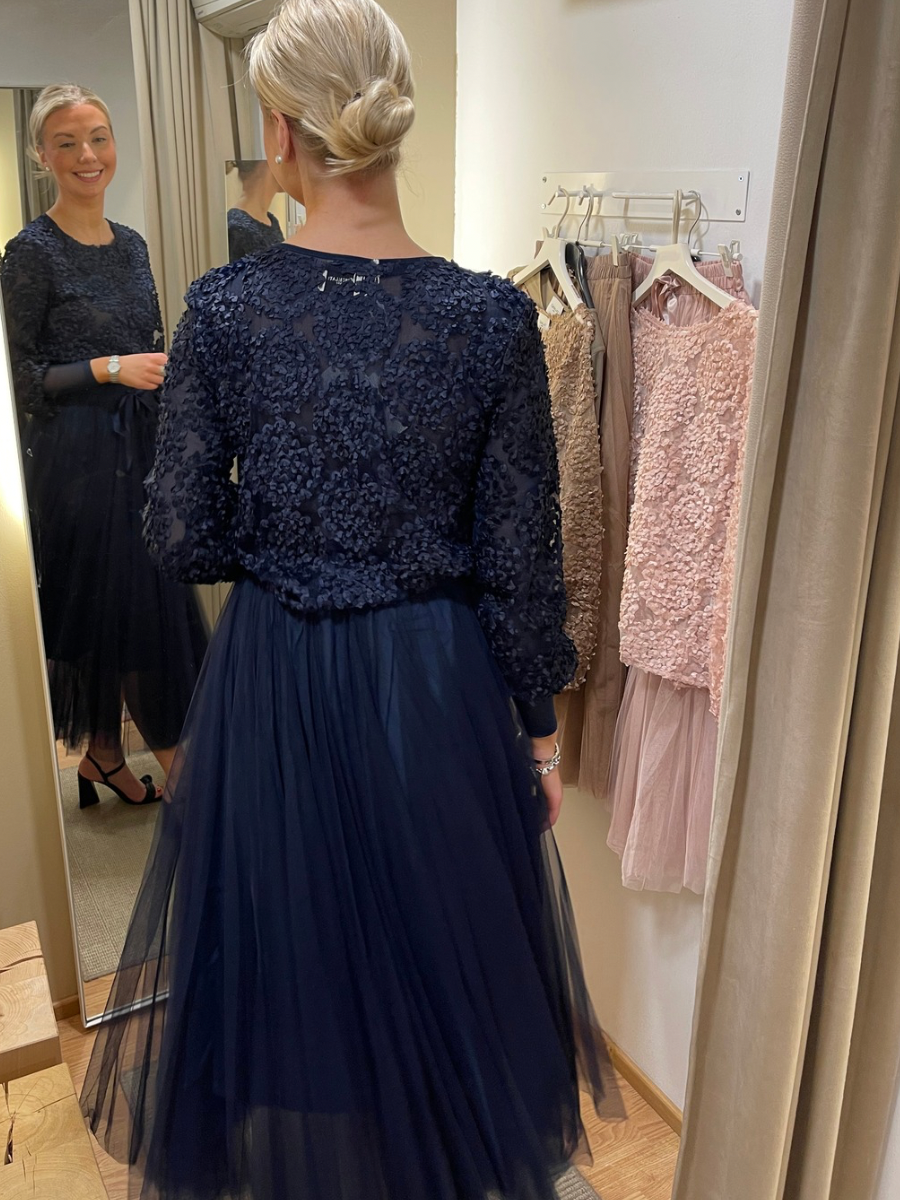 Tyllihame Taupe, vaaleanpunainen, vanha roosa, tummansininen, oliivinvihreä, vaaleansininen, nude ja musta