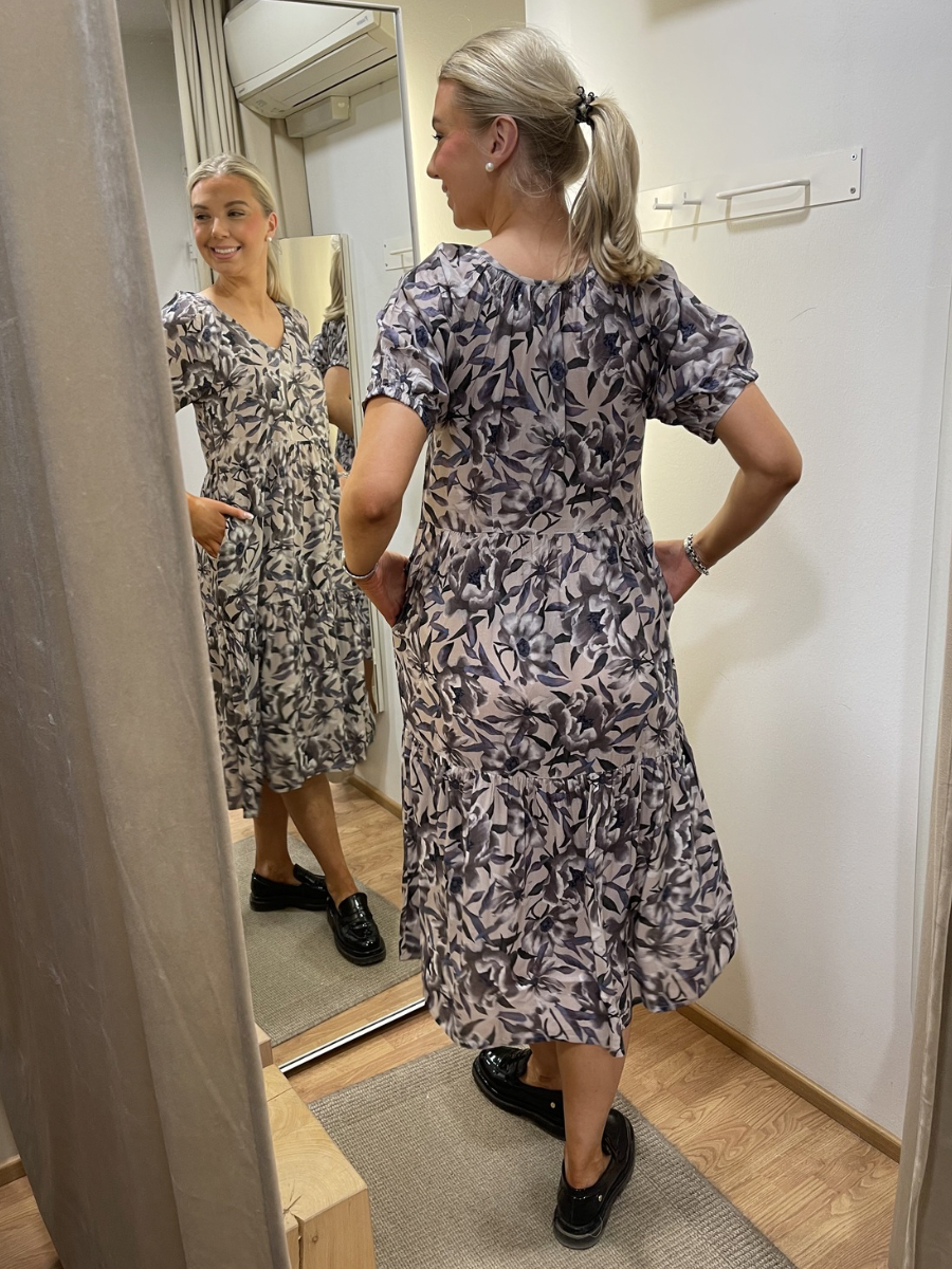 Lasessor Samsa mekko, eri värejä