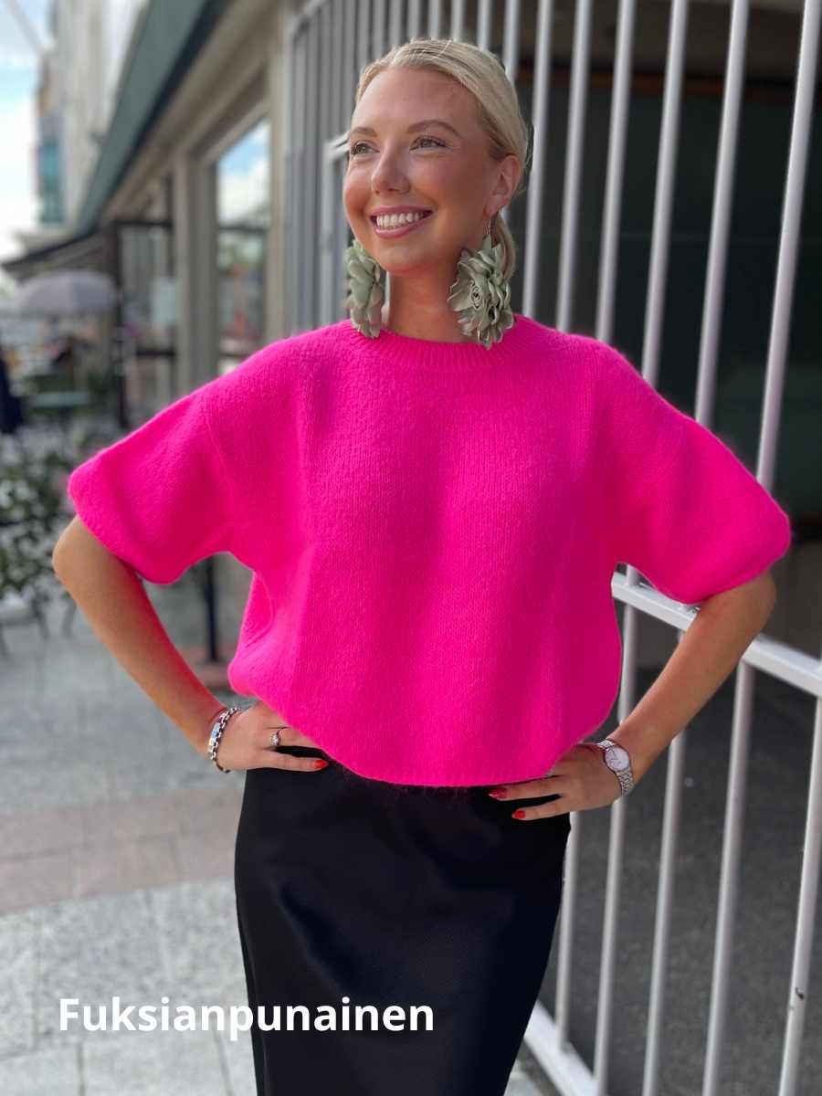 Bella neulepusero, eri värejä