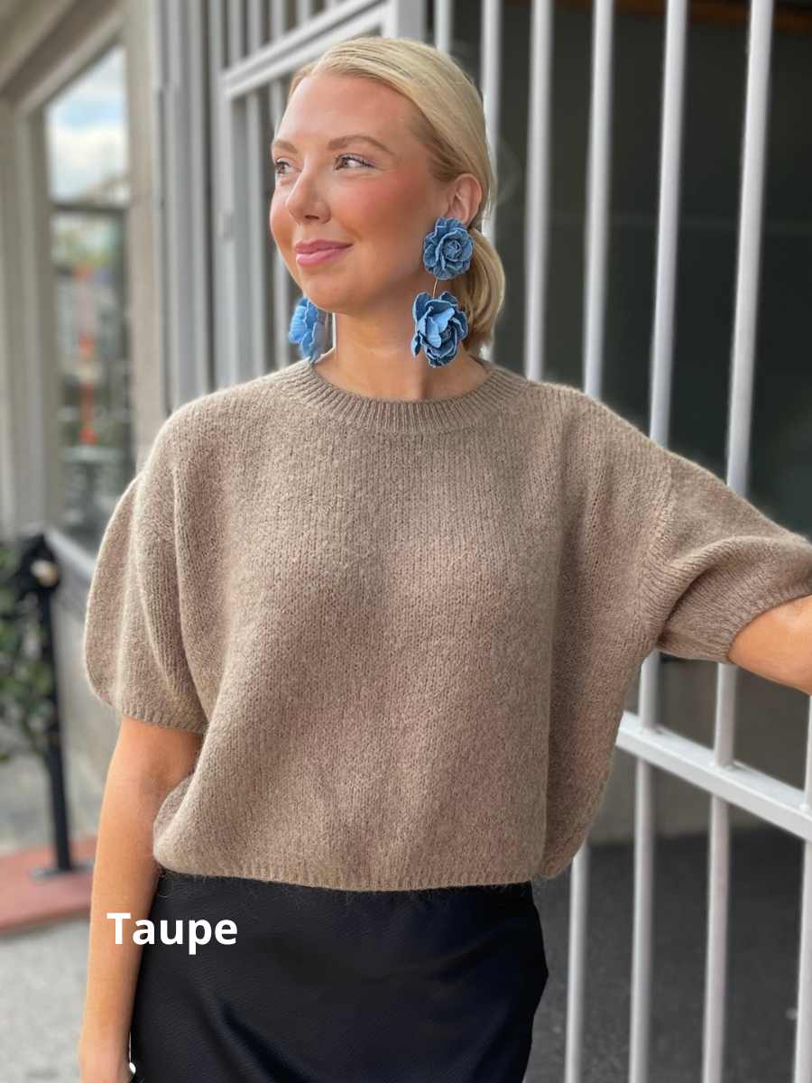 Bella neulepusero, eri värejä