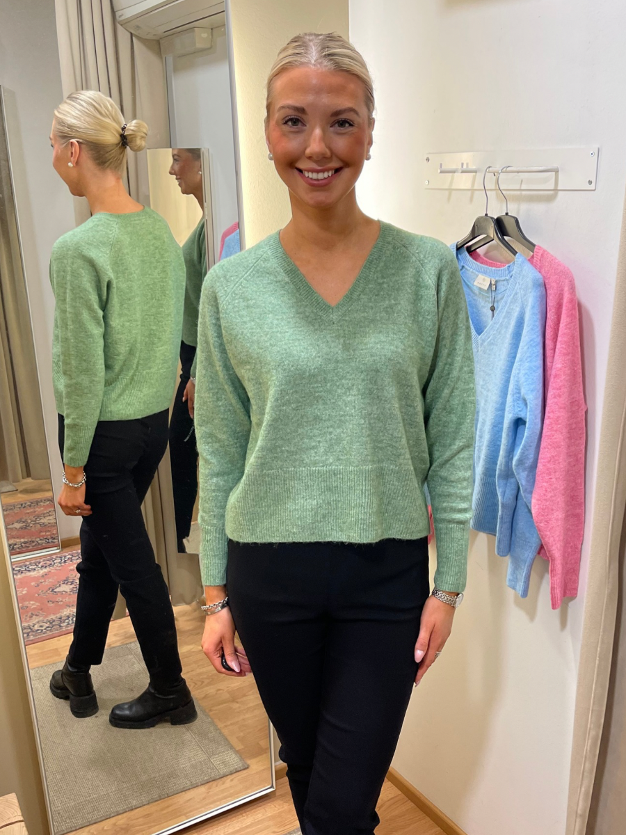 KA Niel neulepusero, V-kaulus pre spring