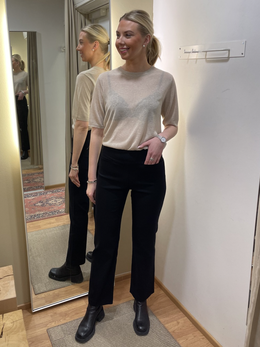 Laurie Thea Straight 101131 housut, musta ja hiekka