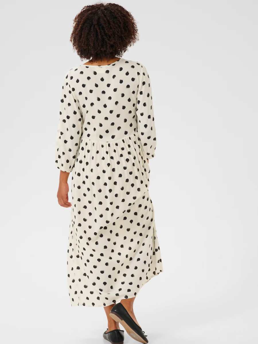 Cream Tiah mekko, eri kuoseja