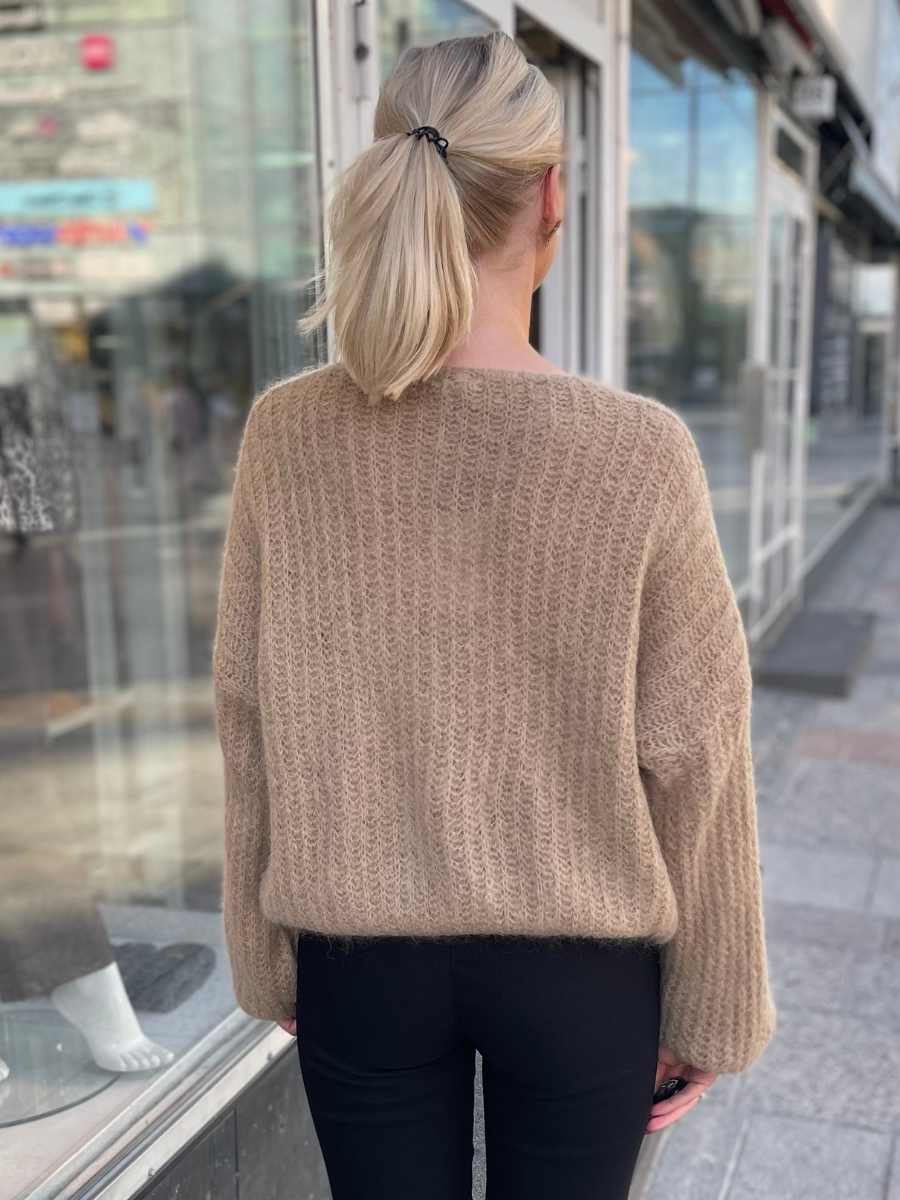 Halla neulepusero oversize, eri värejä