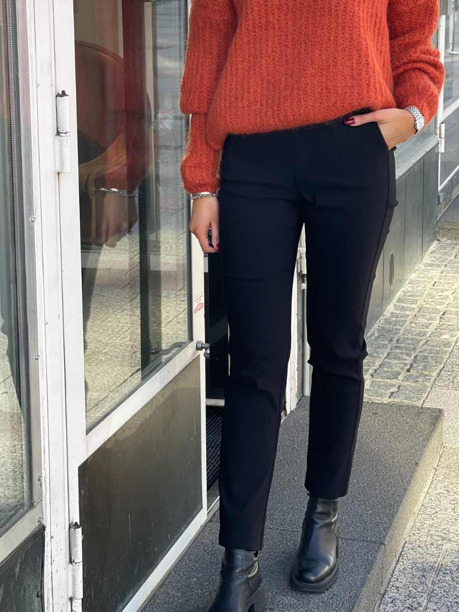 Laurie Taylor Regular housut, musta 101129