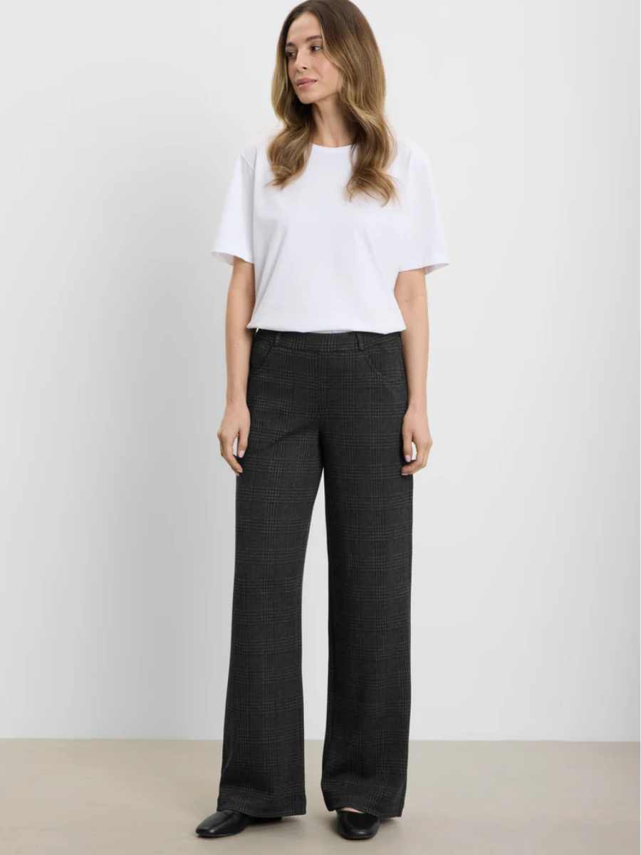 Laurie Donna Loose ML 101192