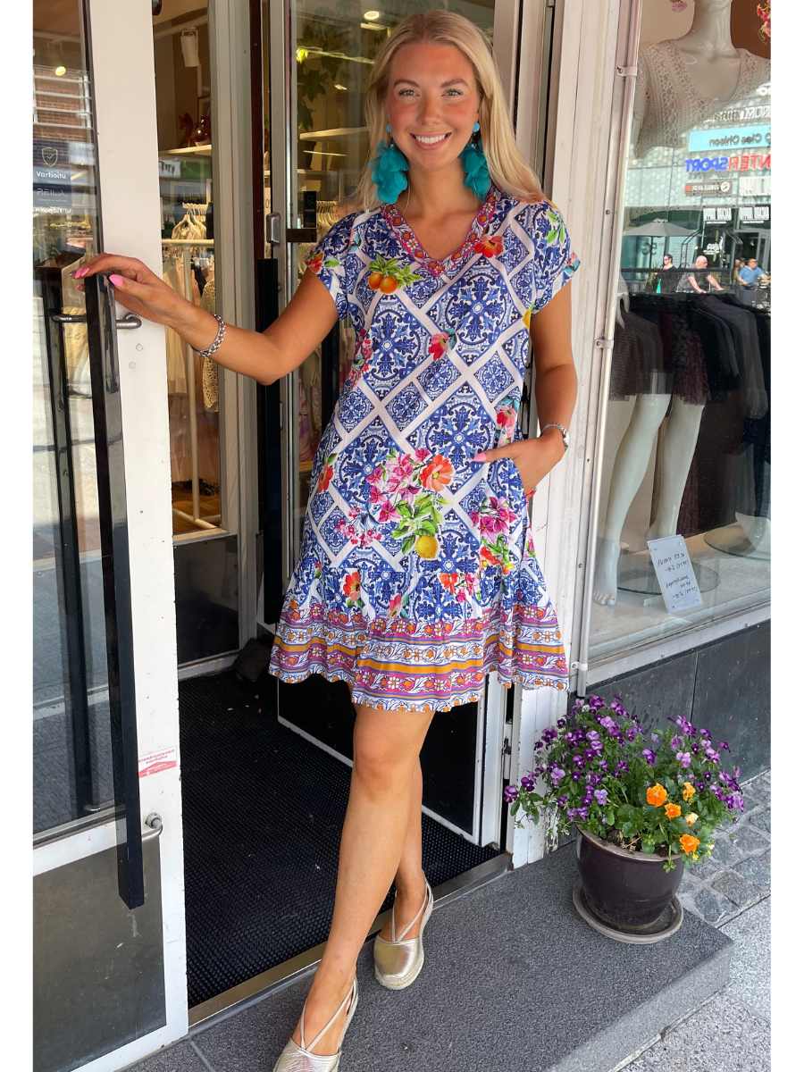 Orientique x Escape Lilah Dress Shift Frill Helm, viskoosimekko