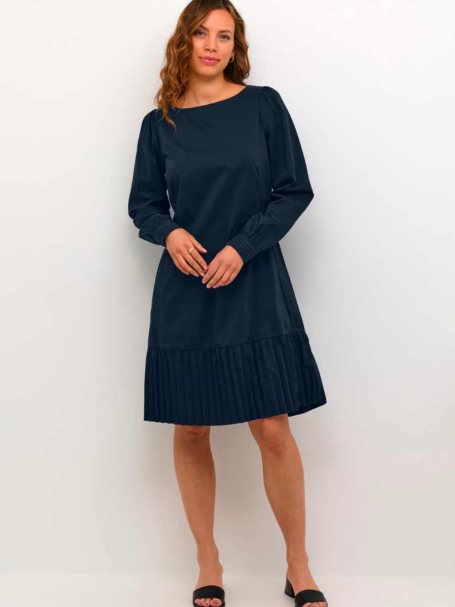 Culture Beate Antoinett mekko, musta, viininpunainen ja vihreä