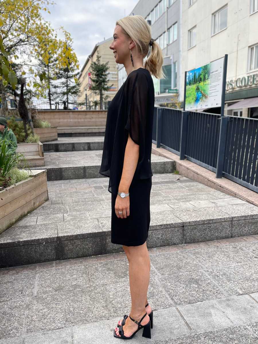 STI Julianna mekko, musta